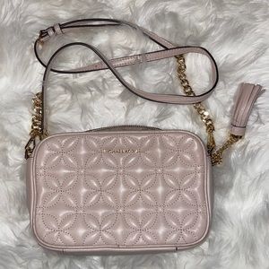 Michael Kors - Sold to Stefana_Styles 💛